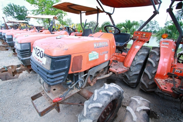 AUC Code 020 แทรกเตอร์ KUBOTA L3408 ราคา เริ่มต้นการประมูล 120,000 บาท