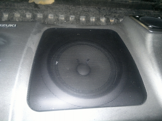 ลำโพงพิงหลัง Suzuki สภาพสวยเสียงดี