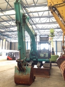 รถขุด Kobelco SK135SR-1ES S/N: YY04-08368 จากญี่ปุ่น สนใจโทร. 080-6565422