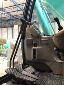 รถขุด Kobelco SK135SR-1ES S/N: YY04-08368 จากญี่ปุ่น สนใจโทร. 080-6565422