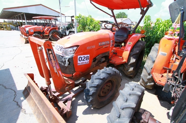 AUC Code 028 แทรกเตอร์ KUBOTA L3608 ราคา เริ่มต้นการประมูล 230,000 บาท