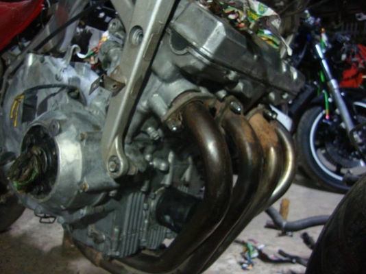 ขออนุญาตขายเครื่องcb1 ถอดออกจากcbr400 ราคา 5500