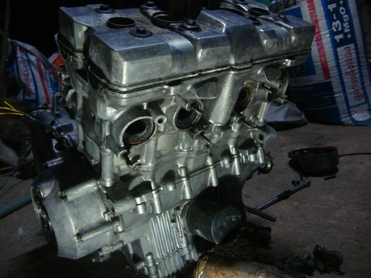 ขออนุญาตขายเครื่องcb1 ถอดออกจากcbr400 ราคา 5500