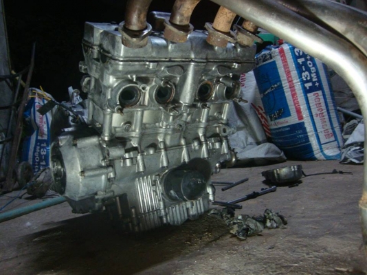 ขออนุญาตขายเครื่องcb1 ถอดออกจากcbr400 ราคา 5500