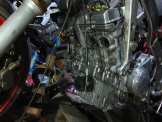 ขออนุญาตขายเครื่องcb1 ถอดออกจากcbr400 ราคา 5500