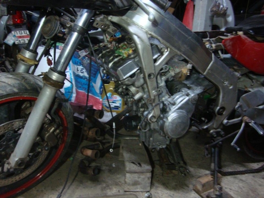 ขออนุญาตขายเครื่องcb1 ถอดออกจากcbr400 ราคา 5500