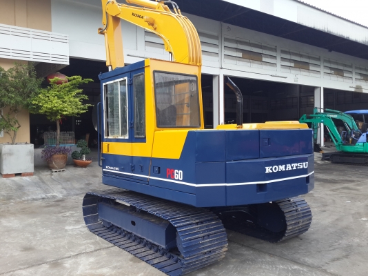 ขาย รถขุด KOMATSU รุ่น PC60-3- แทร็กเหล็ก มือสองญี่ปุ่น