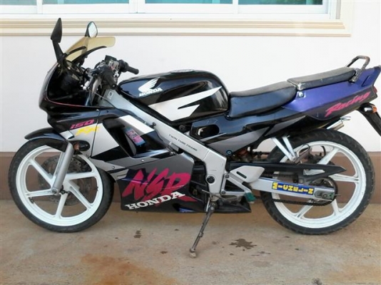 ขาย NSR150RR ทะเบียนพร้อมโอนภาษีขาดปีเดียวเครื่องดีระบบไฟและอาร์ซีวาล์วทำงานปกติ ขาย 8900