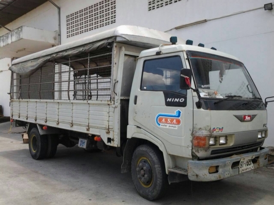 ขายรถบรรทุก 6 ล้อ HINO ปี38 ยาว 5.5 เมตร รถพร้อมใช้งาน