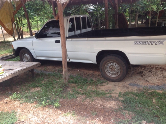 ขายโตโยต้าตอนเดียวครับปี38สภาพเนียบครับาคา115000