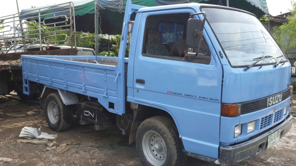 ขาย4ล้ออีซูซุNKR ทะเบียนไม่ติดเวลา วางเครื่อง4JG2 100 แรงม้า สภาพดีพร้อมใช้  รถออกห้างแท้ๆ