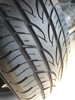 ขายยาง205/55/16 ปี 10/3เส้นปี09/1เส้น YOKOHAMA Adrive 1 ชุด