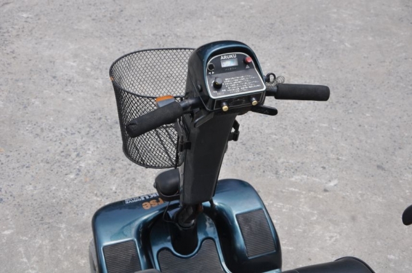 ขายรถ 4ล้อ คนชราหรือผู้สูงอายุ มือสองจากญี่ปุ่นยังไม่เคยใช้งานในไทย 23,00เท่านั้น