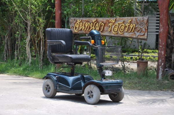 ขายรถ 4ล้อ คนชราหรือผู้สูงอายุ มือสองจากญี่ปุ่นยังไม่เคยใช้งานในไทย 23,00เท่านั้น