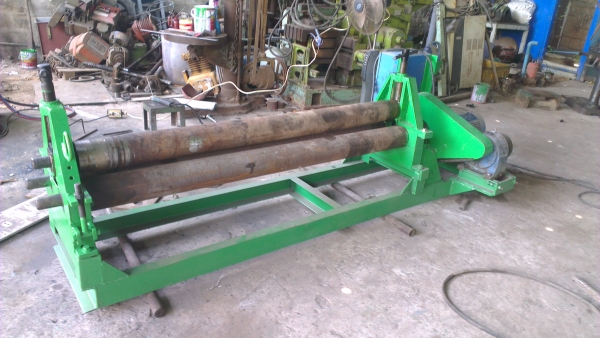 Sell> ขายเครื่องม้วนเหล็กแผ่น หน้ากว้าง 5 ฟุต เพลาตันโต 5" นิ้ว ไฟ 3 เฟส 380V.ต่อมาใหม่ พร้อมใช้งานครับผม