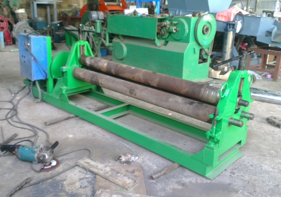 Sell> ขายเครื่องม้วนเหล็กแผ่น หน้ากว้าง 5 ฟุต เพลาตันโต 5" นิ้ว ไฟ 3 เฟส 380V.ต่อมาใหม่ พร้อมใช้งานครับผม