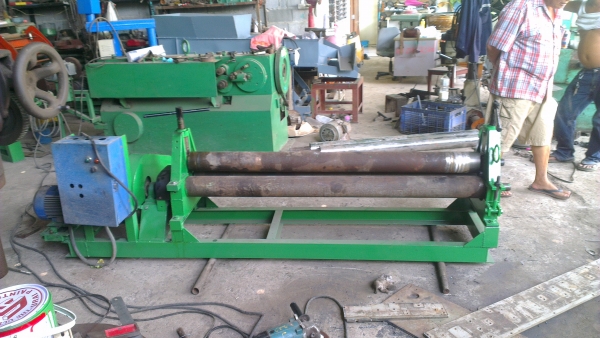 Sell> ขายเครื่องม้วนเหล็กแผ่น หน้ากว้าง 5 ฟุต เพลาตันโต 5" นิ้ว ไฟ 3 เฟส 380V.ต่อมาใหม่ พร้อมใช้งานครับผม