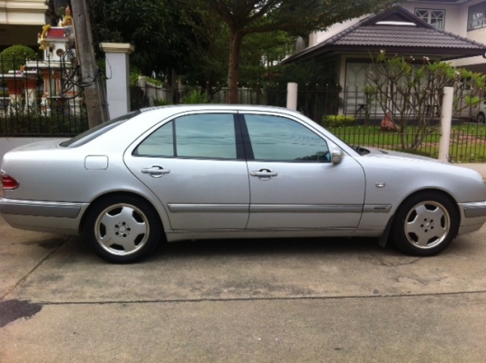 เบนซ์ Neweye E230 ปี99 แม็กAMG ไฟหน้า+ไฟท้าย+กระจกมองข้าง LED สีบรอนซ์ รถบ้านสภาพดี เบนซ์ Neweye E230 ปี99 แม็กAMG ไฟหน้า+ไฟท้าย+กระจกมองข้าง LED สีบรอนซ์ รถบ้านสภาพดี