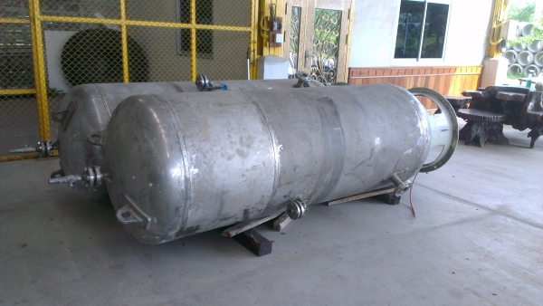 Sell> ขายถังสเตนเลสขนาด 1500 ลิตร รับแรงดัน 20 bar เป็นถังแรงดันสูง หนา 20 mm. สเตนเลสทั้งตัวครับผม