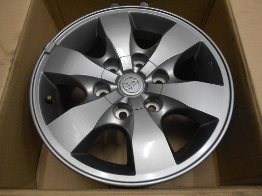 ขายล้อแม็ก Vigo Champ ขอบ 16(6/139) รุ่น 50 ปีโตโยต้า(รมดำ)แท้ สีเดิมโรงงาน 1 ชุด/ใส่-ถ่วงฟรีค่ะ