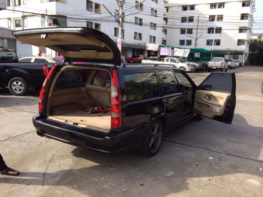 ขายรถวอลโว่ แวนV70ปี98 เกียร์ออโต้ สภาพสวยมาก เครื่องดี ราคา80,000. ขายรถวอลโว่ แวนV70ปี98 เกียร์ออโต้ สภาพสวยมาก เครื่องดี ราคา80,000.