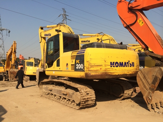 รถแบคโฮมือสอง KOMUTSU PC200-8 สภาพรถเยี่ยม 090-268-2646 พร้อมจัด ไฟแนนซ์