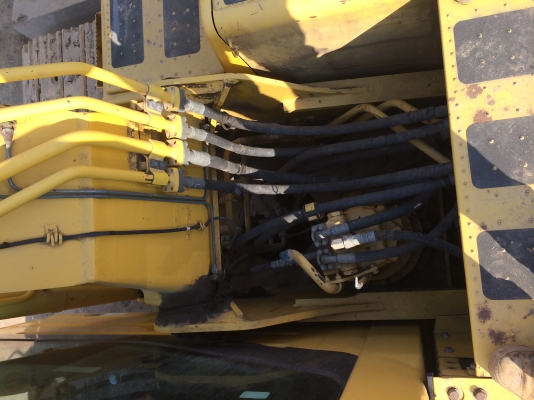 รถแบคโฮมือสอง KOMUTSU PC200-8 สภาพรถเยี่ยม 090-268-2646 พร้อมจัด ไฟแนนซ์