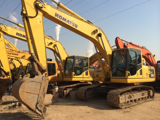 รถแบคโฮมือสอง KOMUTSU PC200-8 สภาพรถเยี่ยม 090-268-2646 พร้อมจัด ไฟแนนซ์