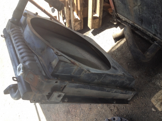 ขาย หม้อน้ำพร้อมออย komatsu 200-6 สภาพสวย