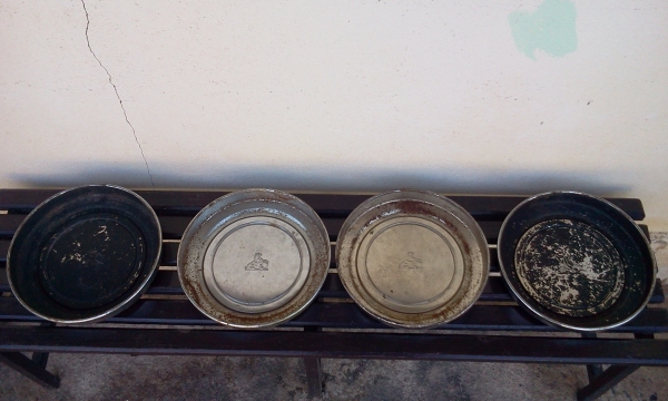 ขายฝาครอบล้อเดิมรถ Holden เก่าเก็บ