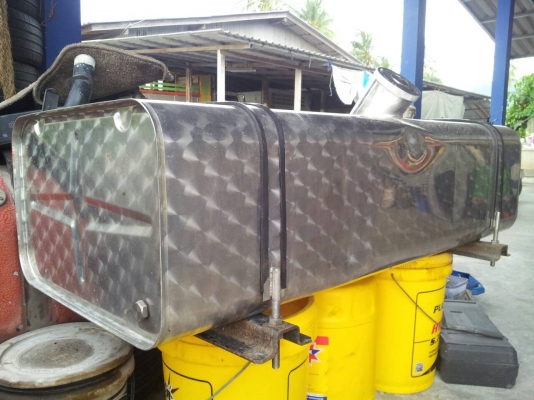 มาแล้วครับถังน้ำมัน 220  ลิตร