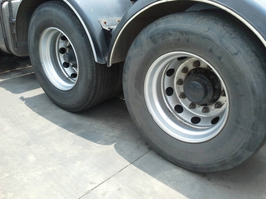 ขายรถหัวลาก,,สิบล้อ  เพลา,เดียว,,สวยๆ,,มี5 คัน,,จัดไฟแนนซ์