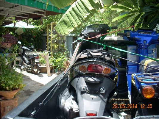 สดๆเลยครับเพิ่งออกจากตู้สภาพกริ๊บๆ รถป๊อปhonda dio ตัวใหม่4จังหวะหัวฉีดสภาพดีมาก สดๆเลยครับเพิ่งออกจากตู้สภาพกริ๊บๆ รถป๊อปhonda dio ตัวใหม่4จังหวะหัวฉีดสภาพดีมาก