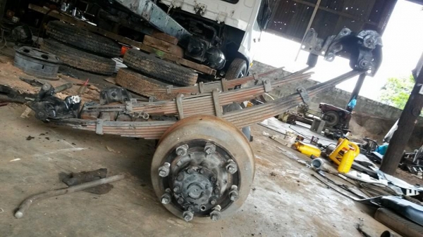 ช่วงล่างหกล้อ UD ช่วงล่างหกล้อ UD