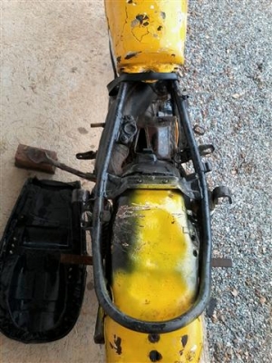 ขาย DT100 เครื่องดีโครงไม่ผุคันสตาร์ทคันเกียร์ไม่เชื่อมออกใบซื้อขายให้ 4900 บาท