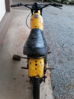 ขาย DT100 เครื่องดีโครงไม่ผุคันสตาร์ทคันเกียร์ไม่เชื่อมออกใบซื้อขายให้ 4900 บาท