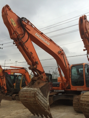 รถแบคโฮมือสอง DOOSAN DX220LC สภาพรถเยี่ยม 090-268-2646 พร้อมจัด ไฟแนนซ์