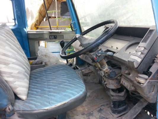 ขายรถโม่ปูน2.5คิว เครื่อง175แรง สภาพพร้อมใช้งาน เอกสารพร้อมโอน