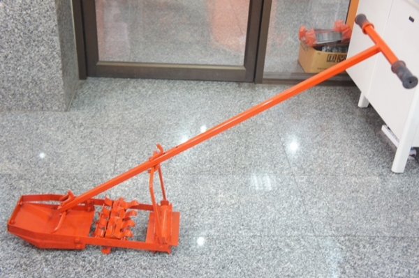 ขายเครื่องพรวนดิน ในร่องนาดำ