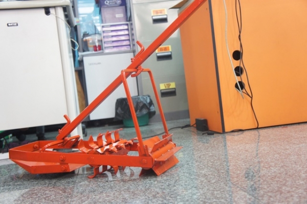 ขายเครื่องพรวนดิน ในร่องนาดำ