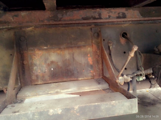 Hino 6 ล้อ ตู้แห้ง 3บาน 168 แรงม้า กระบะยาว 7เมตร