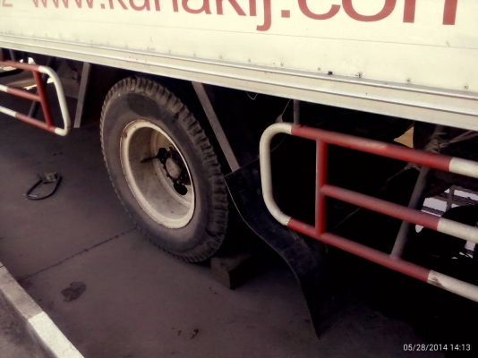 Hino 6 ล้อ ตู้แห้ง 3บาน 168 แรงม้า กระบะยาว 7เมตร