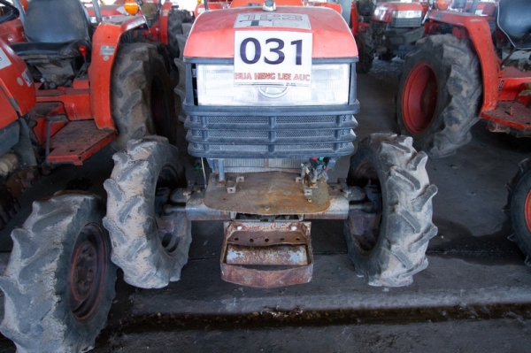 AUC Code 031 แทรกเตอร์ KUBOTA L4508 ราคา เริ่มต้นการประมูล 160,000 บาท