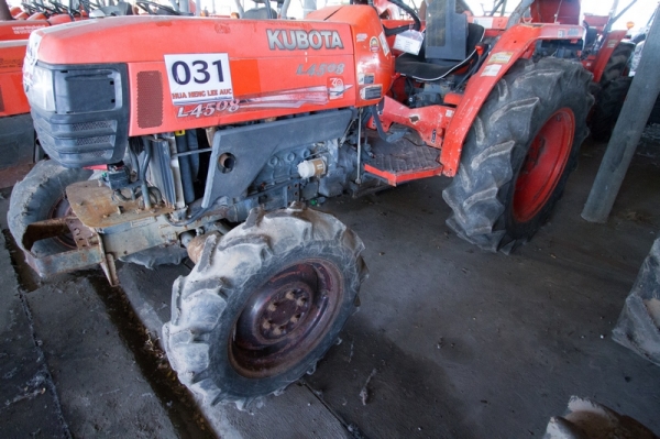 AUC Code 031 แทรกเตอร์ KUBOTA L4508 ราคา เริ่มต้นการประมูล 160,000 บาท