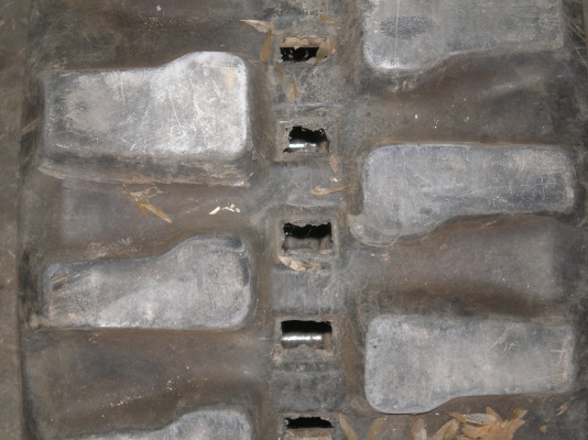 ขายแทรคยาง pc 25  คู่ละ  18000