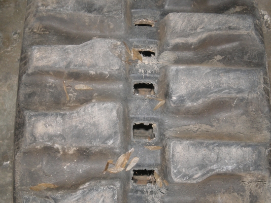 ขายแทรคยาง pc 25  คู่ละ  18000