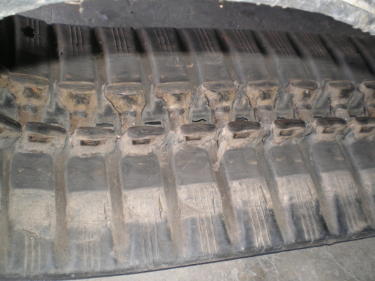 ขายแทรคยาง pc 25  คู่ละ  18000