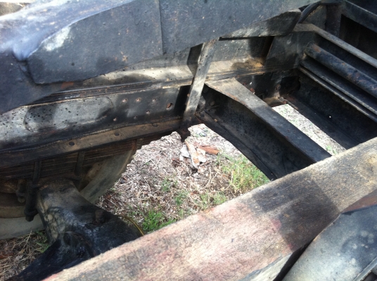 ขาย 200000 บาท หกล้อดัมพ์ ISUZU หัวยาวโบราณรุ่นแรกๆ ทะเบียนแจ้งจอดครับ