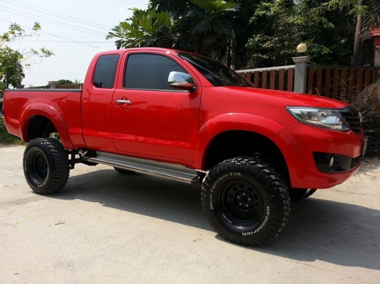 ขายดาวน์ vigo 2006 ขับ2ยกสูง ราคา 270000 ผ่อนต่อ 6240 อีก17งวด เครื่อง 1uz autoใส่ชุดยก9นิ้ว ยาง bf mud 285/75/16 โช้ค profender subtank