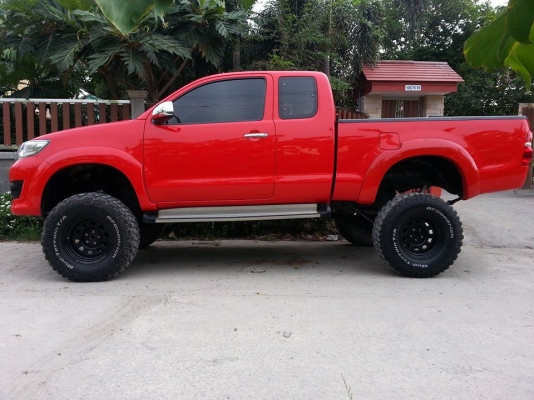 ขายดาวน์ vigo 2006 ขับ2ยกสูง ราคา 270000 ผ่อนต่อ 6240 อีก17งวด เครื่อง 1uz autoใส่ชุดยก9นิ้ว ยาง bf mud 285/75/16 โช้ค profender subtank